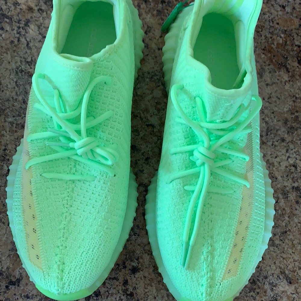 Adidas Yeezy Boost V2 Glow
